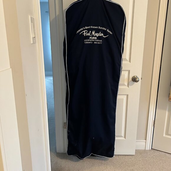 **LUXURY LISTING — VINTAGE FEMALE MAHOGANY MINK COAT-SZ S/M - Picture 4 of 7